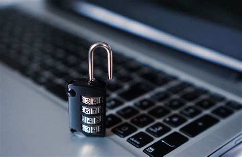 computer security padlock