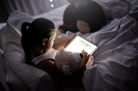 tablet reading bedtime
